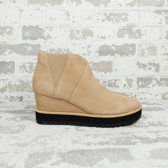 NEW Eileen Fisher Caddy Tan Leather Pull-On Wedge Chelsea Booties B613 - Picture 6 of 11